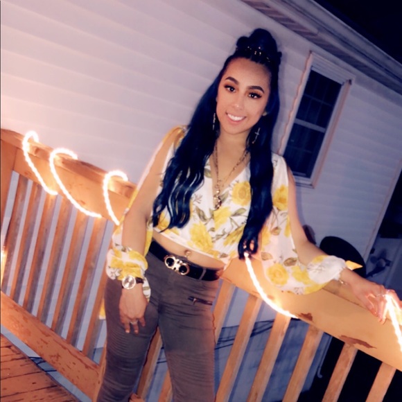 Meet your Posher, Anahi - Picture 7 of 8